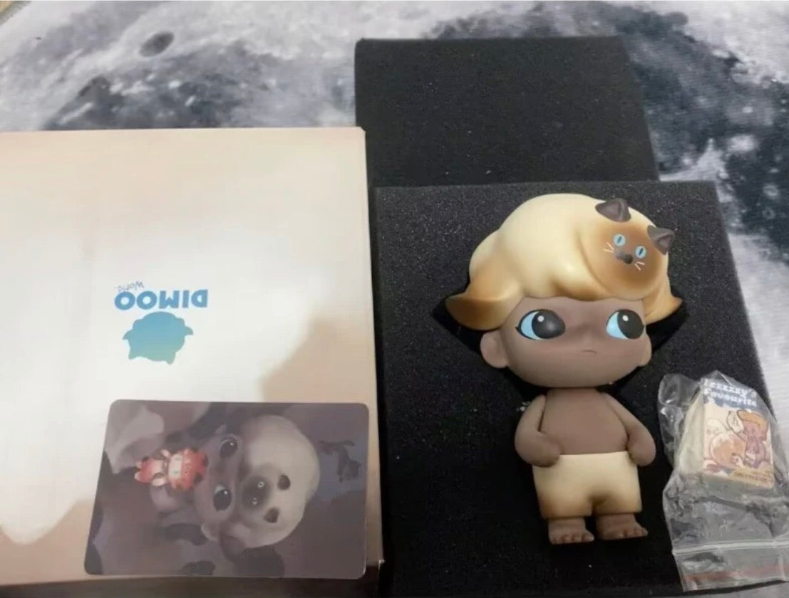 Back order DIMOO Siamese Cat Limited Figure 200%
