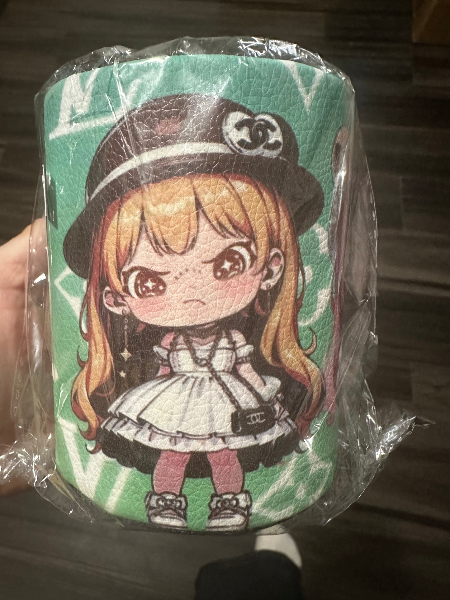 Dora pencil holder