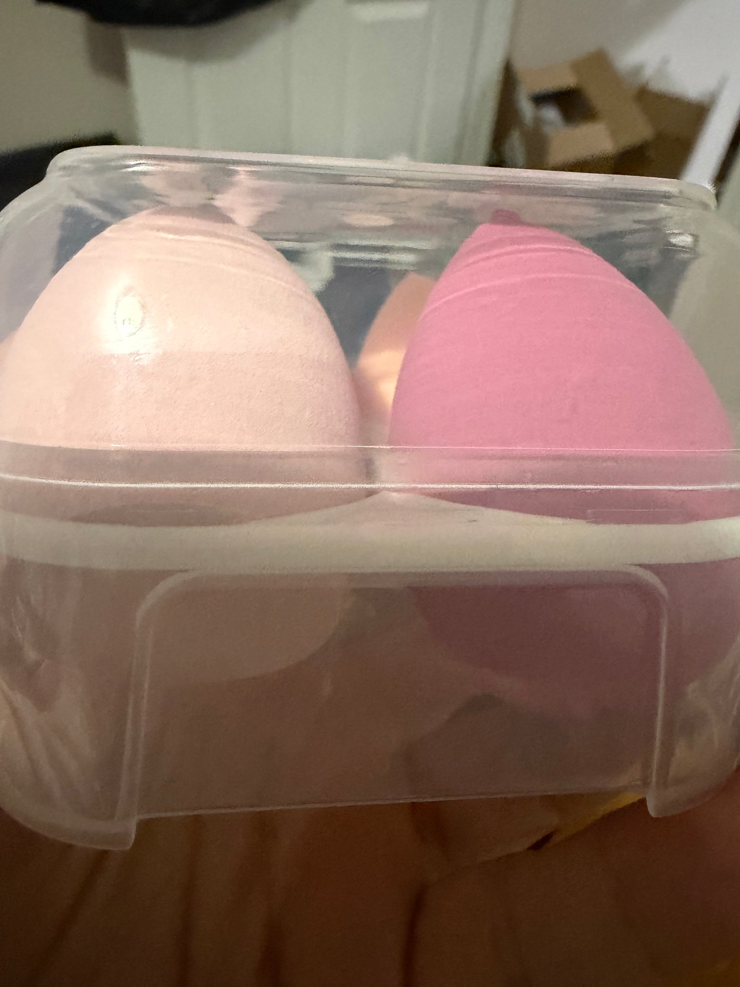 Estuche con 4 esponjas de maquillaje