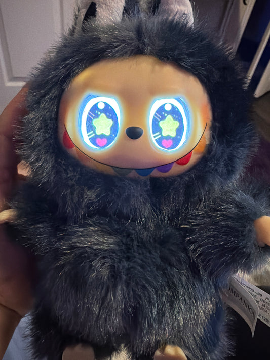 Live eyes Labubu