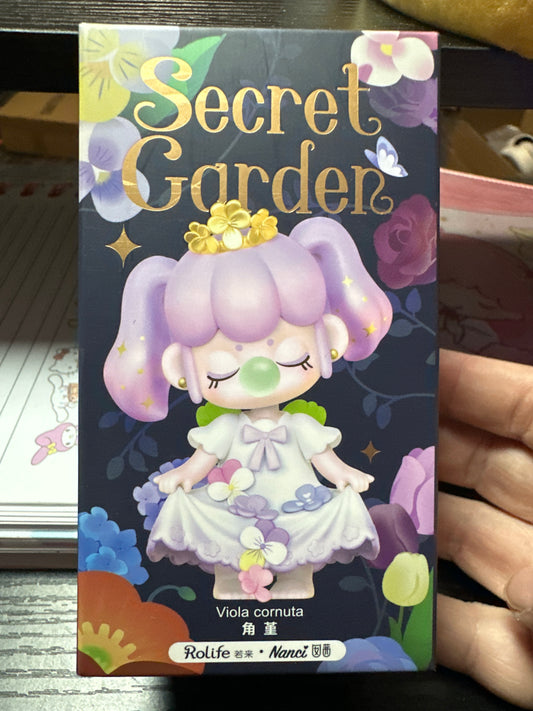 Nancy Secret Garden figures