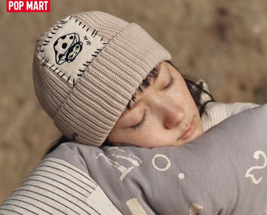 Hirono Living Wild-Shelter Earthenware
Embroidered Beanie Light Grey