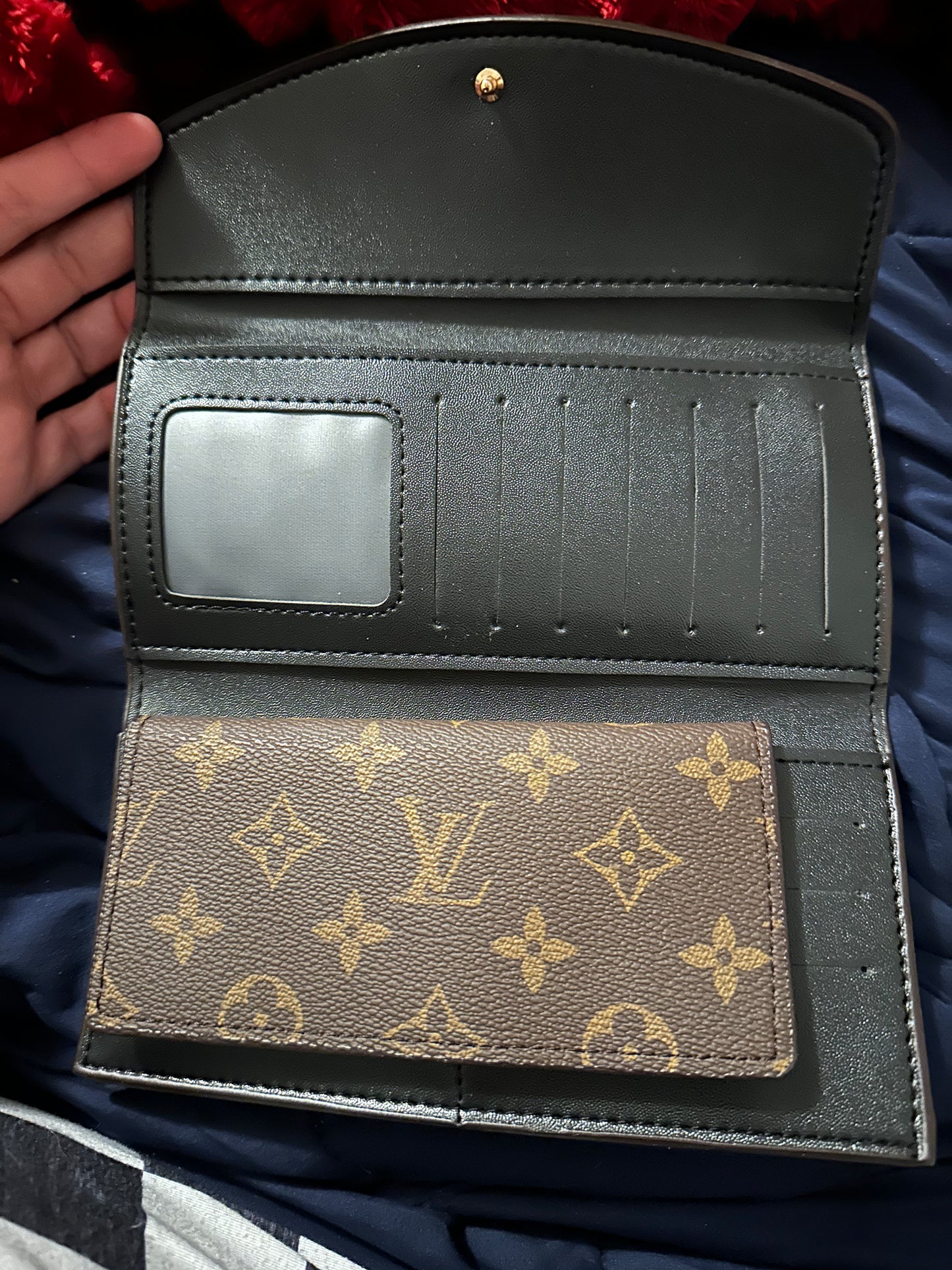 LV WALLET